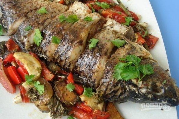 Рыба, запеченная в духовке с овощами - пошаговый рецепт с фото на Повар.ру