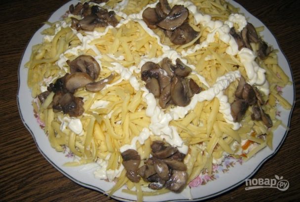 Салат "Царский" с курицей и шампиньонами Салат "Царский" с курицей и шампиньонами