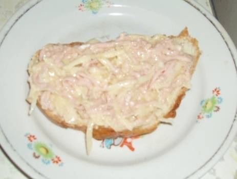 Бутерброды с колбасой и картошкой - пошаговый рецепт