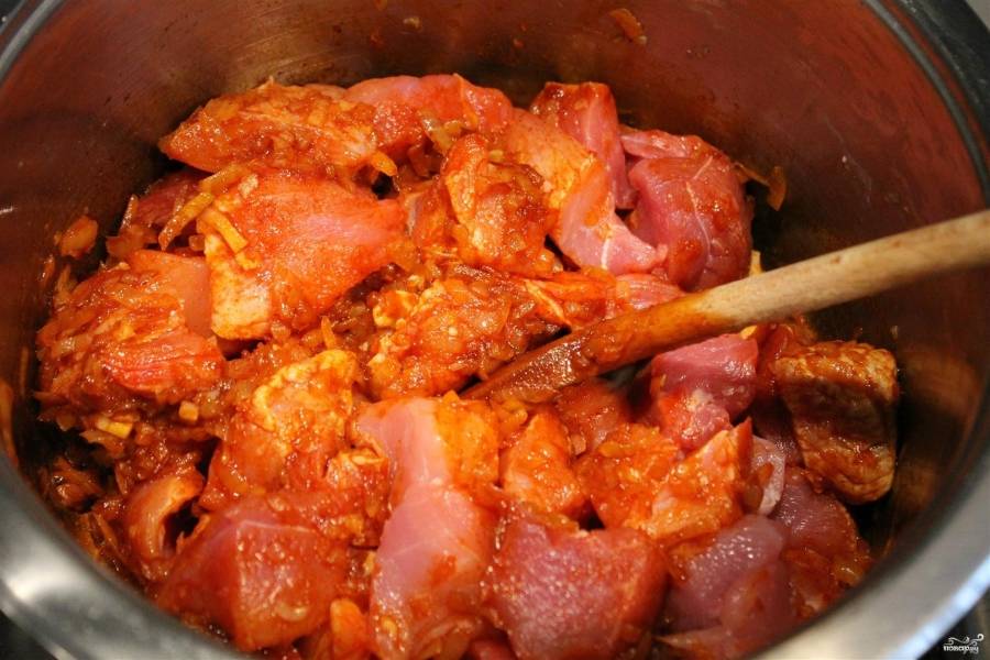 Гуляш классический из свинины - пошаговый рецепт с фото на Гуляш классический из свинины - пошаговый рецепт с фото на