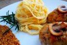 Курица в фольге - рецепты (55 рецептов курицы запеченной в фольге) Курица в фольге - рецепты (55 рецептов курицы запеченной в фольге)