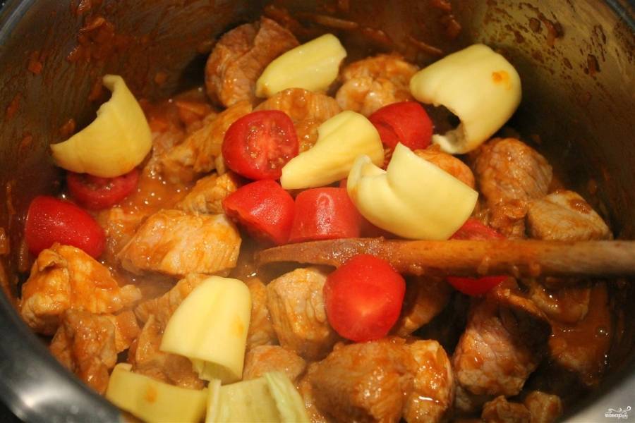 Гуляш классический из свинины - пошаговый рецепт с фото на Гуляш классический из свинины - пошаговый рецепт с фото на