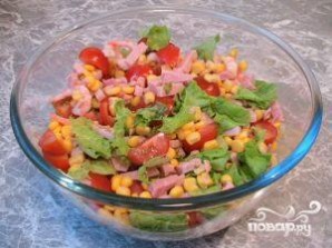 Салат с креветками и кукурузой - фото шаг 4