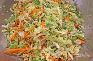 Салат с китайской капустой и курицей - фото шаг 4