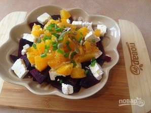 Салат со свеклой, брынзой и апельсином - фото шаг 6