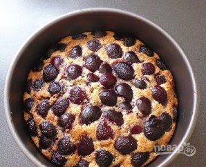 Миндальный пирог с вишней и шоколадом - фото шаг 9