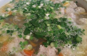 Суп с куриными фрикадельками и овощами - фото шаг 10