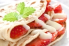 Омлет с клубникой