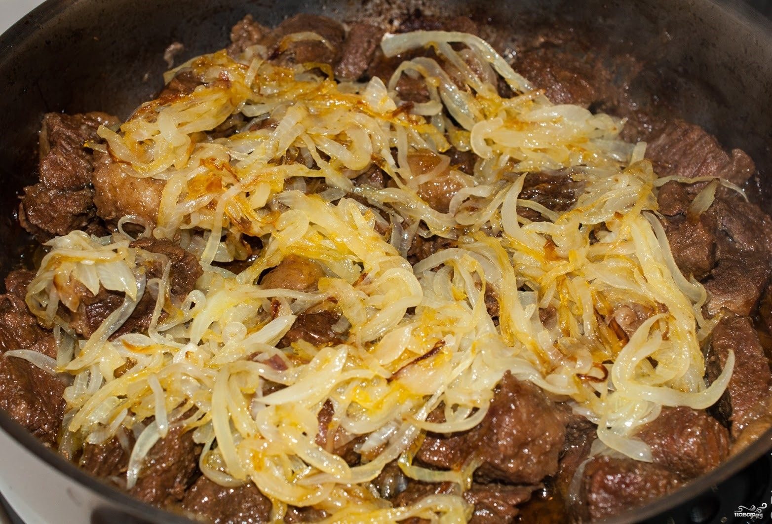 Рецепт дрожжи пиццы с колбасой и сыром и помидорами с фото