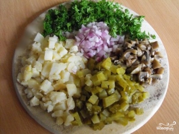 Салат с грибами и солеными огурцами рецепт
