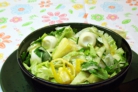 Летний салат с латуком и ананасом