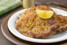Шницель в сухарях