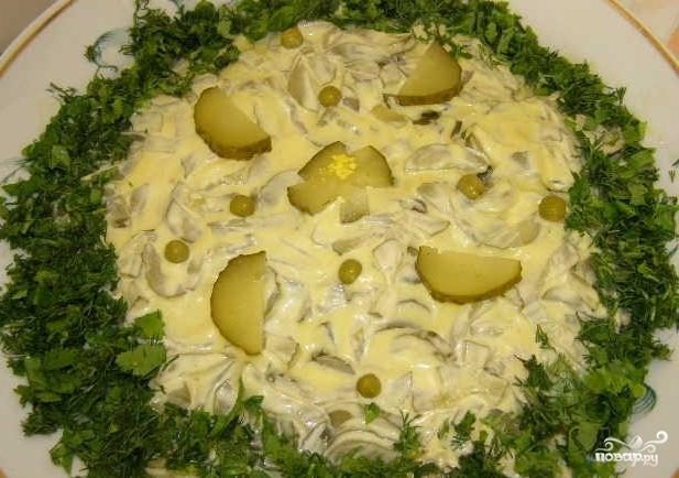 Рецепт салата с консервированными огурцами