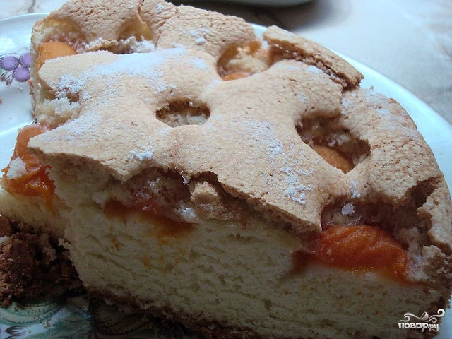 Шарлотка с абрикосами, рецепт