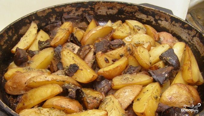 Картошка с грибами рецепт с пошаговый