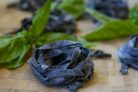 Макароны с чернилами каракатицы