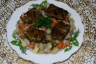 Рагу с листьями фаршированными курицей и опятами