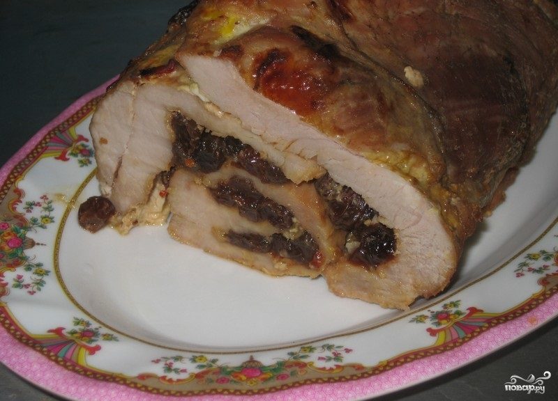 Мясной рулет из свинины с орехами и огурцом картинки Мясной рулет из свинины с орехами и огурцом картинки