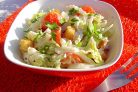 Салат из пекинской капусты и сухариков