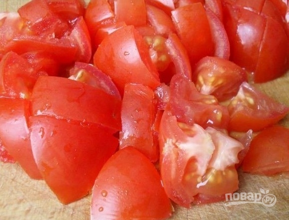 Салат с мидиями и помидорами