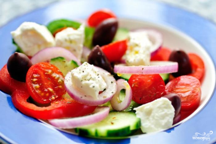 Греческий салат необыкновенно вкусный и легкий рецепт