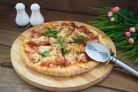 Пицца с сосисками