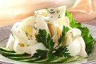 Луковый салат с яйцами