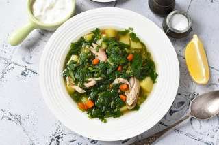 Куриный суп с крапивой