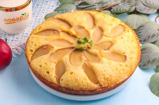 Шарлотка с яблоками на сковороде