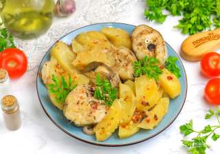 Минтай с картошкой