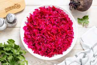 Капуста, квашенная со свеклой