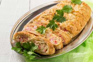 Сырный пирог с крабовыми палочками