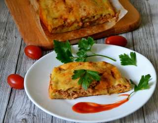 Картофельный рулет "Пастуший" с томатный соусом