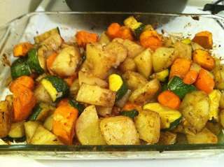 Картофель с овощами запеченный