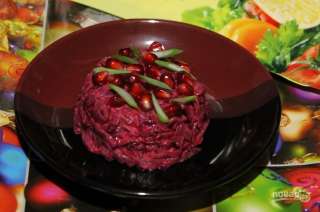 Салат "Пикантный" со свеклой