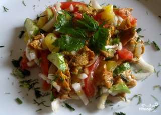Салат с лисичками и картофелем