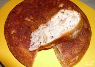 Шарлотка с вареньем в мультиварке