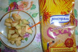Груша в карамельном сиропе