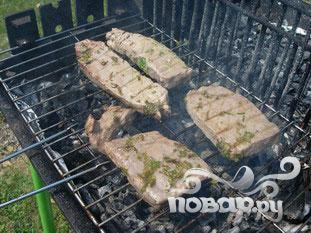 Маринованный тунец с травами