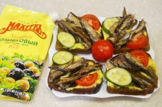 Тартинки со шпротами