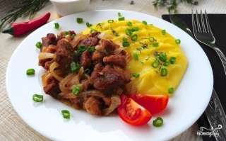 Подлива из свинины с луком