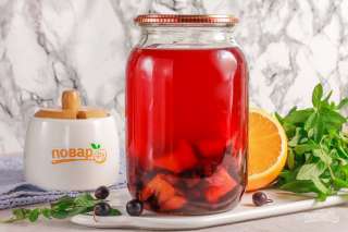 Компот из чёрной смородины с апельсином на зиму