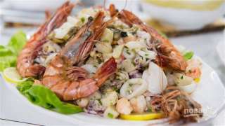Салат с морепродуктами