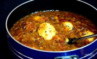 Яйца под соусом карри