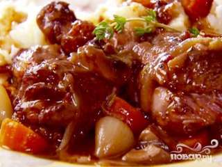 Курица в винном соусе (Coq Au Vin)