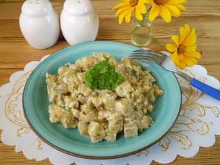 Баклажаны жареные с чесноком и сметаной