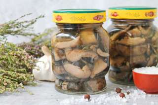 Маринованные подосиновики