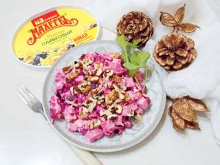 Салат из свеклы с окороком и майонезом "Махеевъ"