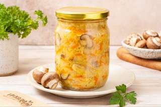 Солянка с шампиньонами на зиму