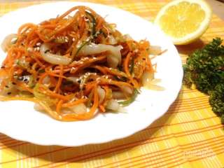 Салат с кальмарами и корейской морковью